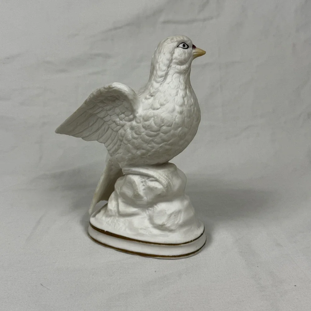 Vintage Enesco Bisque Porcelain White Bird Figurines Pair Doves Pigeons Japan